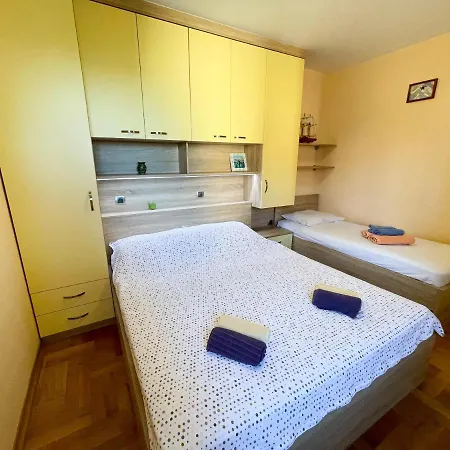Josip Apartment *